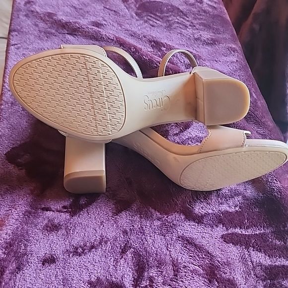 Circus by Sam Edleman - Picture 5 of 8